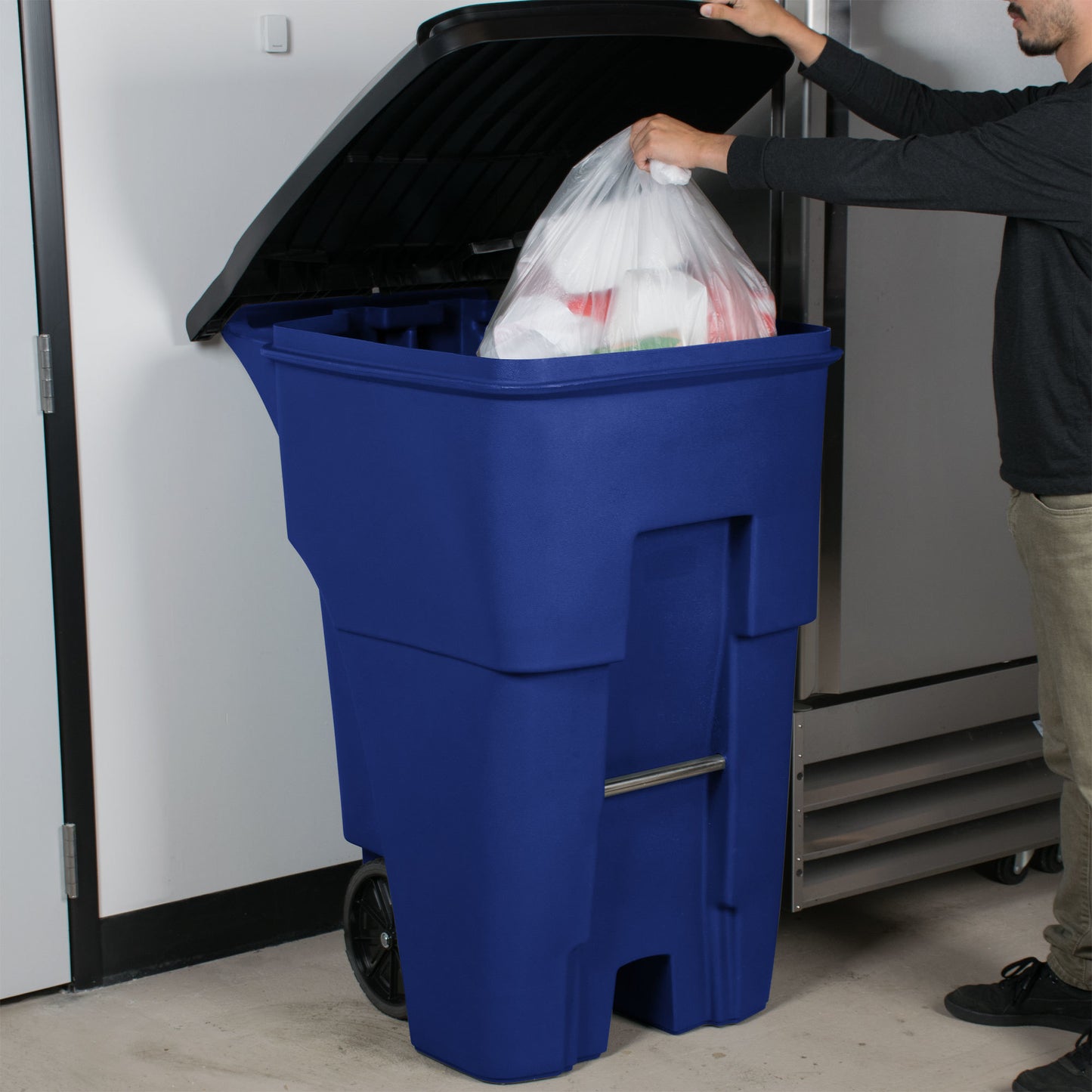 CONTENEDOR BOTE DE BASURA ROLLOUT® 95 GAL