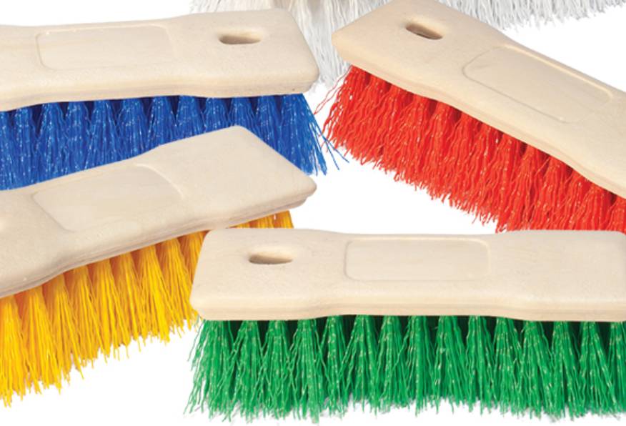 Cepillo de 8" Comfort Grip en polipropileno varios colores