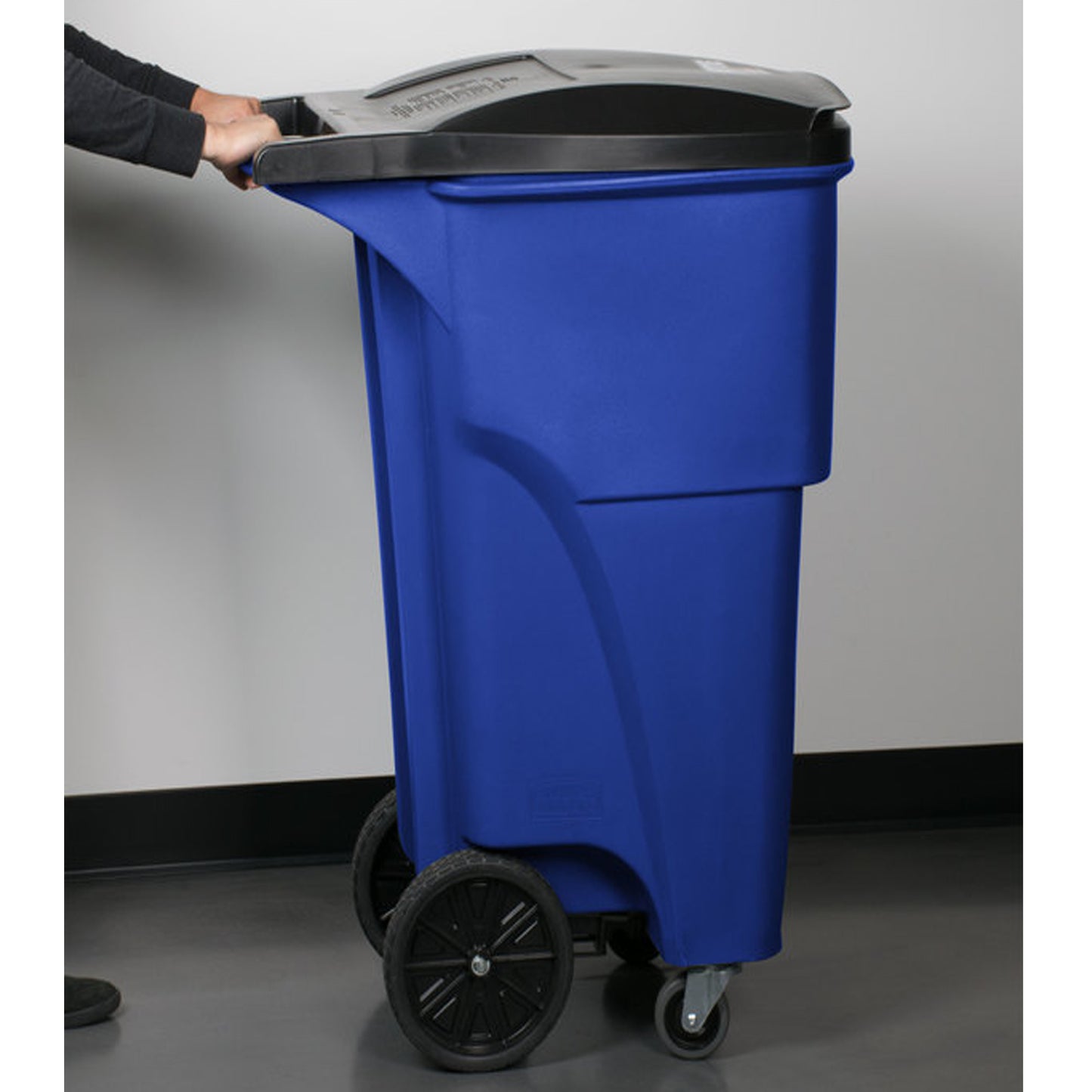 Brute Step On Rollout con Ruedas 121 Lt
