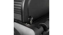 Carro de limpieza de alta seguridad Rubbermaid negro