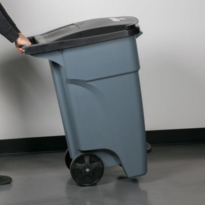 CONTENEDOR BOTE DE BASURA ROLLOUT® STEP- ON, 32 GAL